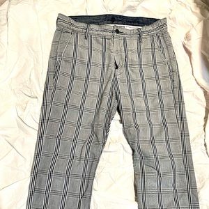 Plaid For All Mankind 7 Chinos, size 32x30, 100% cotton.